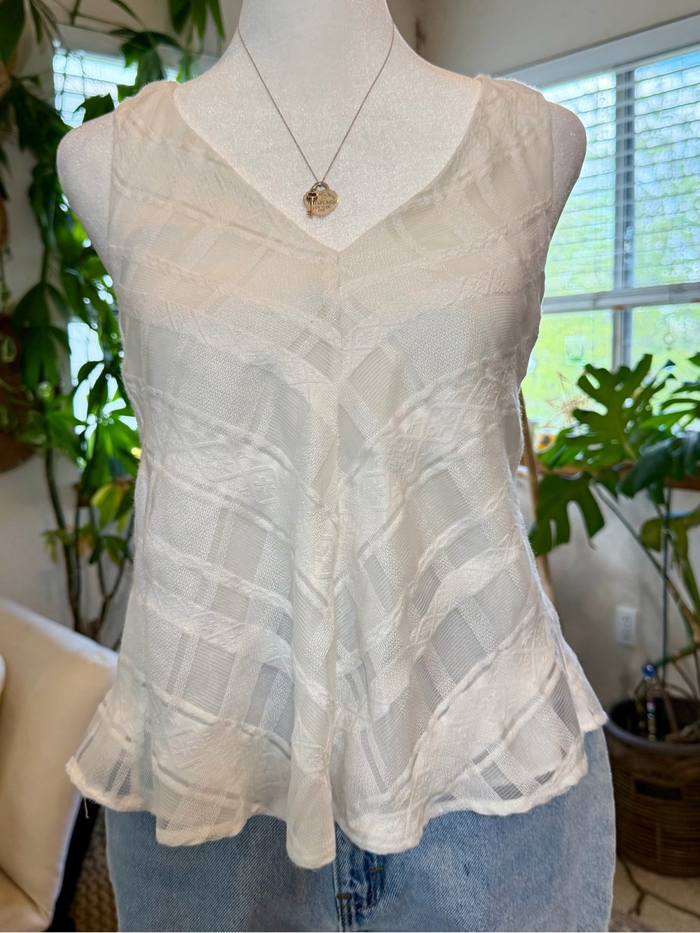 MAEVE Anthropologie White Flowy V-Neck Sleeveless Top Tank Blouse Women’s S